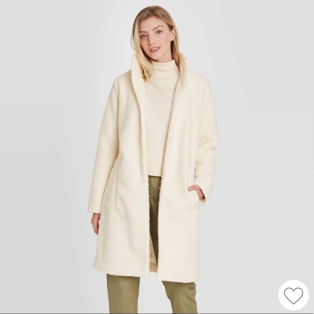 Classy Furry Long Coat 🤍